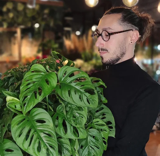 vendeur de fleurs à Saint-Jean-de-Védas près de Montpellier dans l'Hérault 34